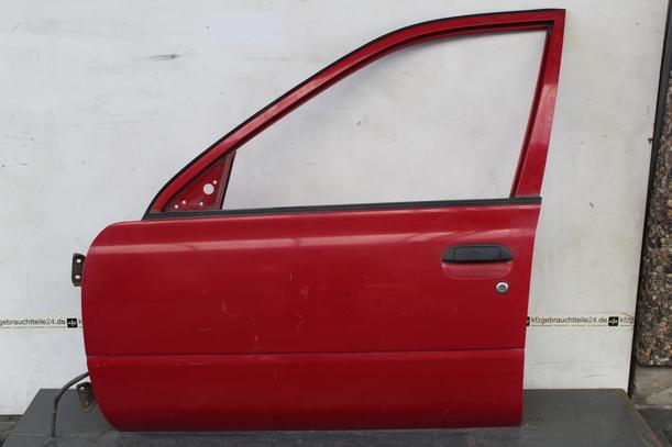 Foto: TÜR VORNE LINKS eines Nissan Sunny Van GLX