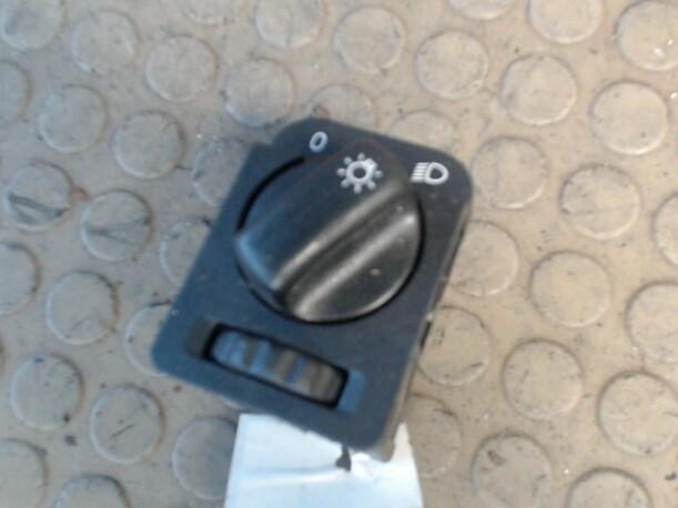 Foto: LICHTSCHALTER eines Opel Vectra GLX