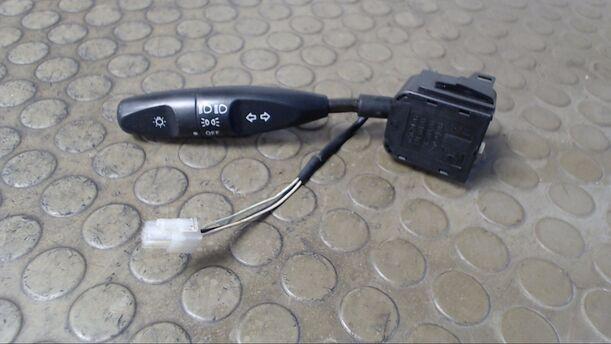 Foto: BLINKERSCHALTER/ KOMBISCHALTER eines Daewoo Nexia 1.5 GLX