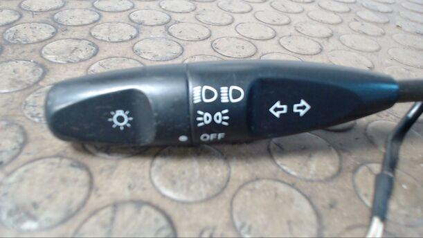 Foto: BLINKERSCHALTER/ KOMBISCHALTER eines Daewoo Nexia 1.5 GLX