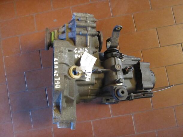 Foto: SCHALTGETRIEBE 5-GANG  DGL eines VW Golf 1.4 GLX
