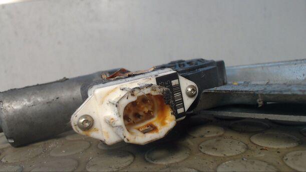 Foto: FENSTERHEBER ELEKTR RECHTS eines Opel Tigra 1.4i 16V