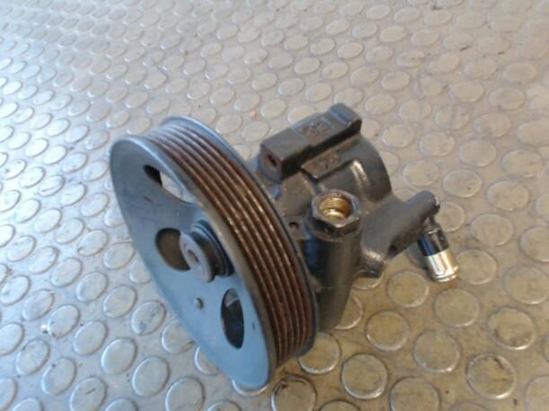 Foto: PUMPE SERVOLENKUNG eines Opel Vectra Top