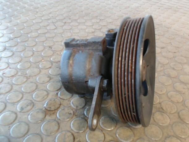Foto: PUMPE SERVOLENKUNG eines Opel Vectra Top