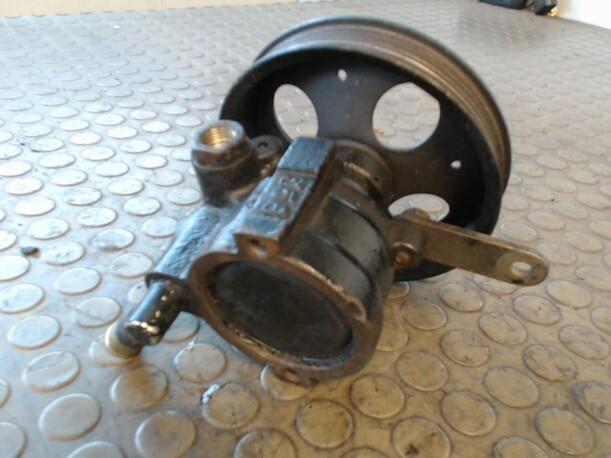 Foto: PUMPE SERVOLENKUNG eines Opel Vectra Top
