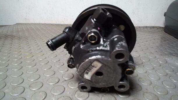 Foto: PUMPE SERVOLENKUNG/ SERVOPUMPE eines Toyota Previa