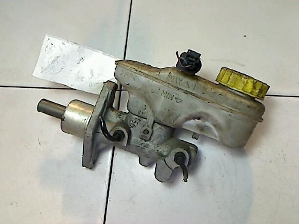 Foto: HAUPTBREMSZYLINDER eines Seat Arosa 1.0 MPI