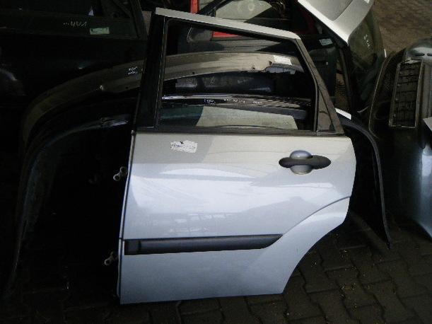 Foto: TÜR HINTEN LINKS eines Ford Focus Turnier