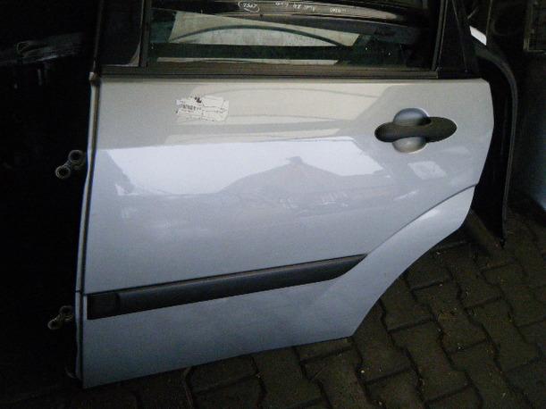 Foto: TÜR HINTEN LINKS eines Ford Focus Turnier