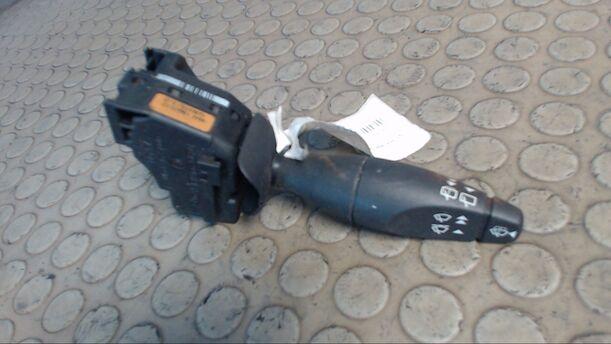 Foto: SCHEIBENWISCHERSCHALTER eines Ford Focus Turnier