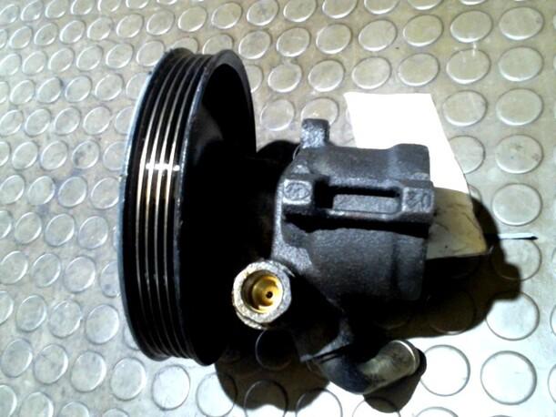 Foto: LENKGETRIEBEPUMPE eines Ford Escort Turnier