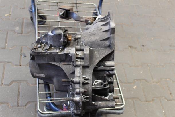 Foto: SCHALTGETRIEBE 5-GANG eines Ford Escort Turnier