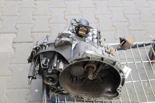 Foto: SCHALTGETRIEBE 5-GANG eines Ford Escort Turnier