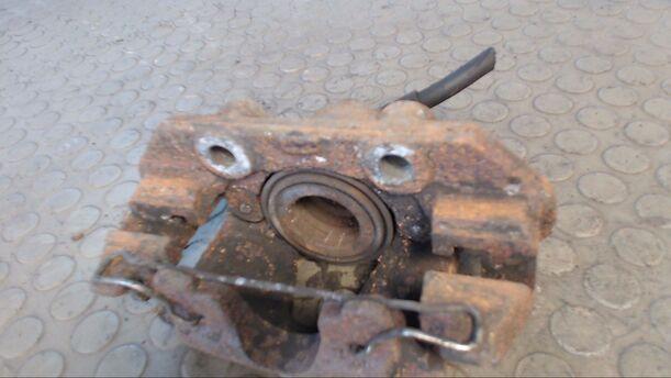 Foto: BREMSSATTEL VORN RECHTS eines Opel Astra