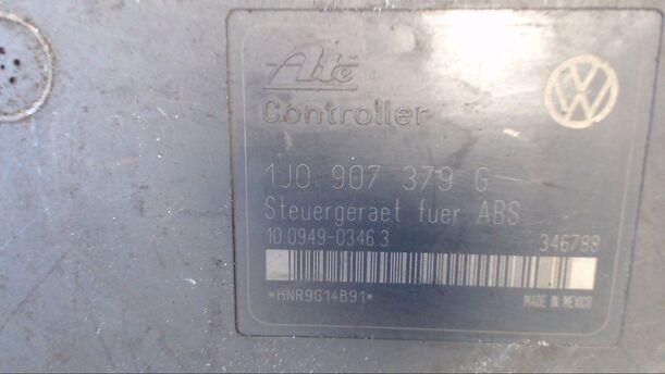 Foto: HAUPTBREMSAGGREGAT ABS eines VW Golf 1.4