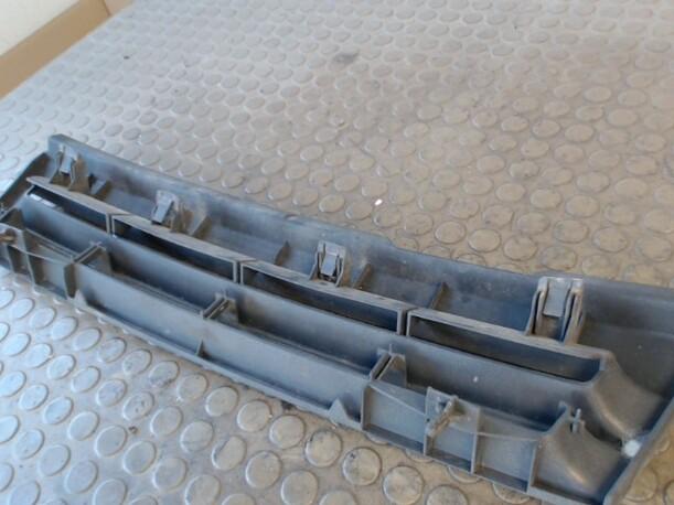 Foto: KÜHLERGRILL eines Opel Vectra Top