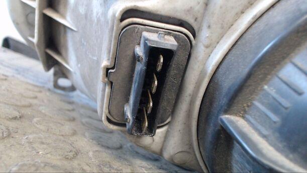 Foto: SCHEINWERFER RECHTS eines VW Golf 1.8