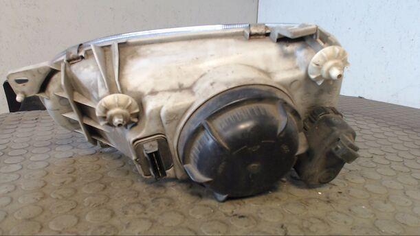 Foto: SCHEINWERFER RECHTS eines VW Golf 1.8