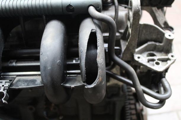 Foto: MOTOR D7FA730 eines Renault Clio 1.2