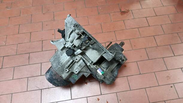 Foto: SCHALTGETRIEBE 5-GANG JB1138 eines Renault Clio 1.2