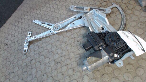 Foto: FENSTERHEBER ELEKTR VORN LINKS (2/3-TÜRER) eines Opel Astra 1.8