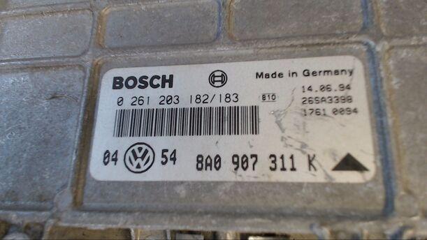 Foto: EINSPRITZSTEUERGERÄT eines VW Golf Variant 1.8
