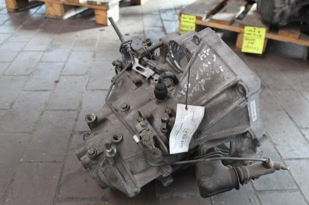 Foto: SCHALTGETRIEBE 5-GANG eines Honda Civic 1.4i