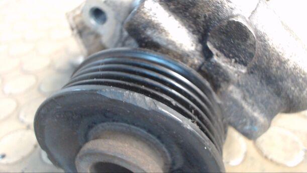 Foto: LENKGETRIEBEPUMPE eines Ford Mondeo Turnier