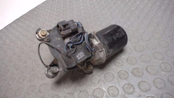 Foto: SCHEIBENWISCHERMOTOR VORN eines Mazda 121 16V Canvas Top