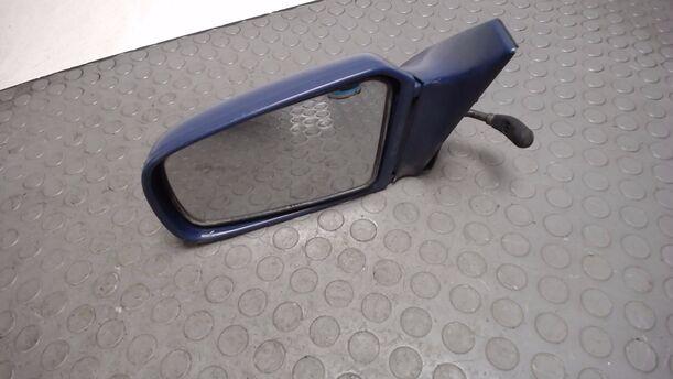 Foto: AUSSENSPIEGEL MECHANISCH LINKS eines Mazda 121 16V Canvas Top