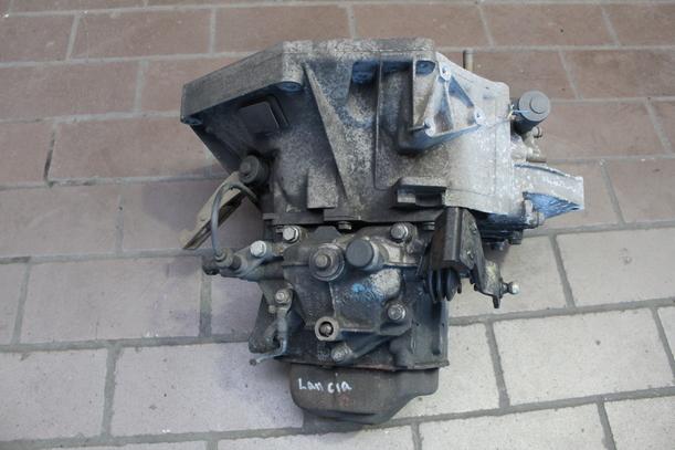Foto: SCHALTGETRIEBE 5-GANG eines Lancia Y 1.4