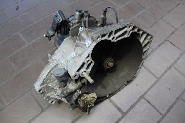 Foto: SCHALTGETRIEBE 5-GANG eines Lancia Y 1.4