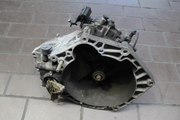 Foto: SCHALTGETRIEBE 5-GANG eines Lancia Y 1.4