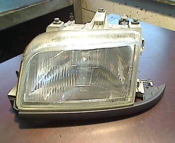 Foto: SCHEINWERFER LINKS L eines Renault Clio