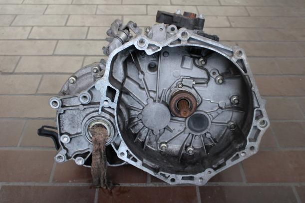 Foto: SCHALTGETRIEBE 5-GANG eines Opel Meriva 1.7 CDTI