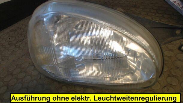 Foto: SCHEINWERFER RECHTS eines Opel Corsa