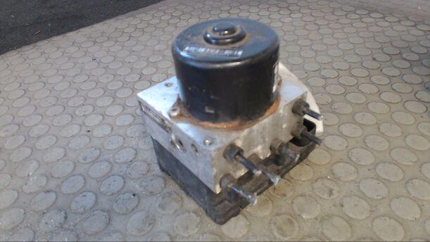 Foto: HAUPTBREMSAGGREGAT ABS eines VW Golf 1.9 SDI
