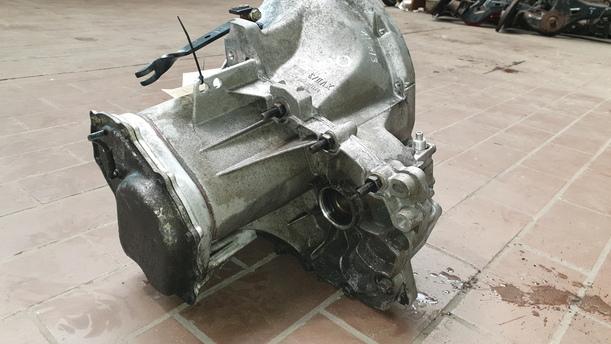 Foto: SCHALTGETRIEBE 5-GANG eines Ford Orion