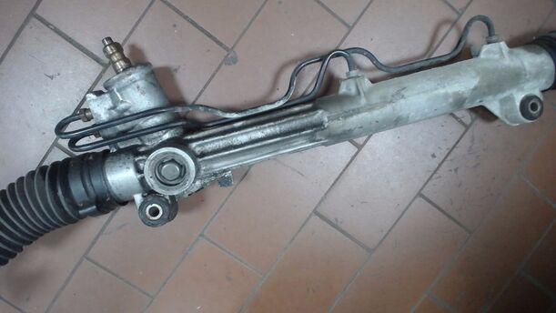 Foto: SERVOLENKUNG eines Ford Fiesta Club