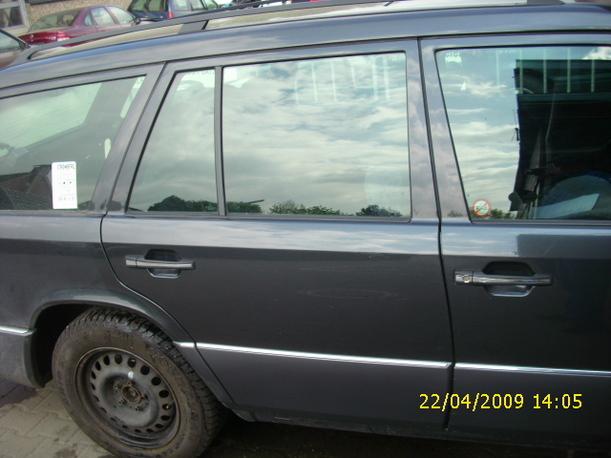 Foto: TÜR HINTEN RECHTS eines Mercedes-Benz 230 TE