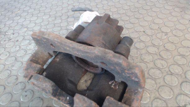 Foto: BREMSSATTEL VORN LINKS eines Ford Mondeo Turnier 16V