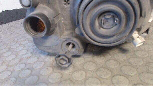 Foto: SCHEINWERFER LINKS eines Opel Corsa