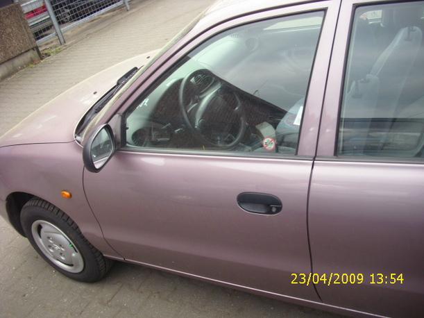 Foto: TÜR VORNE LINKS 5-TÜRER eines Hyundai Accent 1.5 Automatik