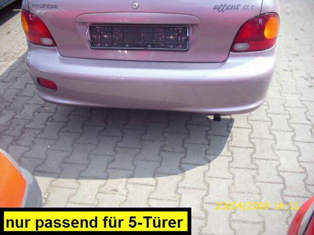 Foto: STOßSTANGE / STOSSFÄNGER HINTEN 5-TÜRER eines Hyundai Accent 1.5 Automatik