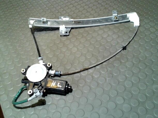 Foto: FENSTERHEBER ELEKTRISCH HINTEN LINKS eines Suzuki Baleno Kombi 1.6