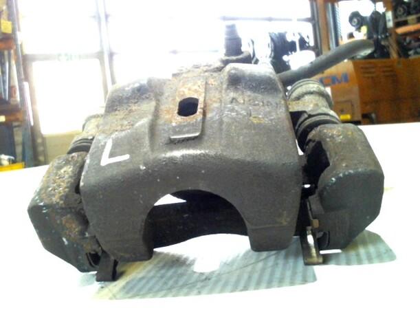 Foto: BREMSSATTEL VORN LINKS eines Suzuki Baleno Kombi 1.6
