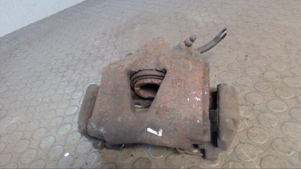 Foto: BREMSSATTEL VORN LINKS eines Opel Astra Caravan 16V Anfora