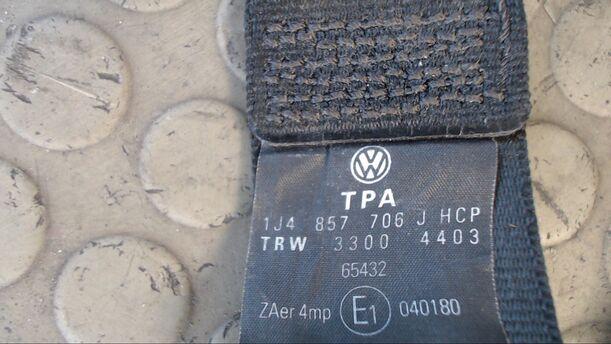 Foto: SICHERHEITSGURT VORN RECHTS (4/5-TÜRER BIS 2000) eines VW Golf 1.9 SDI