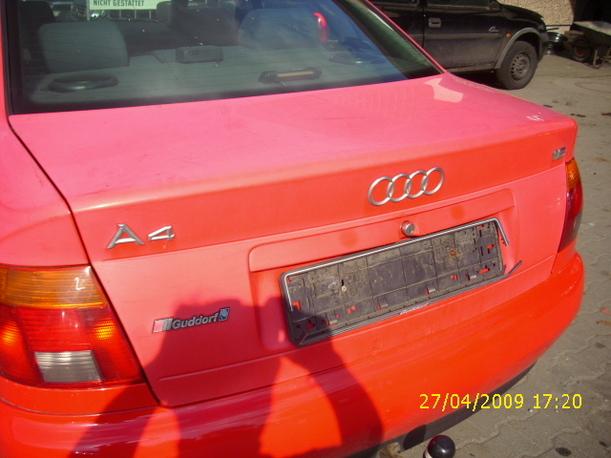 Foto: HECKKLAPPE / HECKDECKEL eines Audi A4 1.6