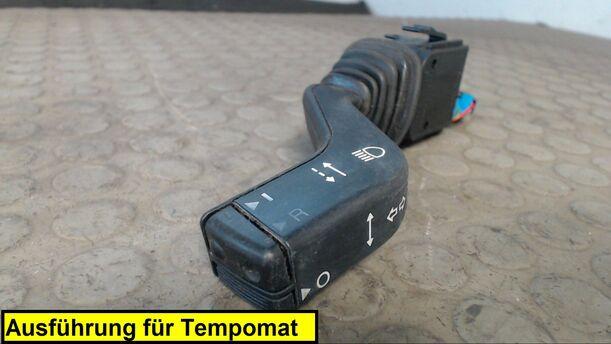 Foto: BLINKSCHALTER/KOMBISCHALTER L eines Opel Astra 1.8 Caravan
